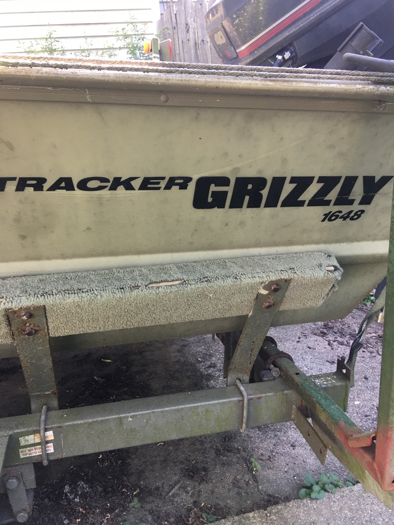 Tracker Grizzly 1648