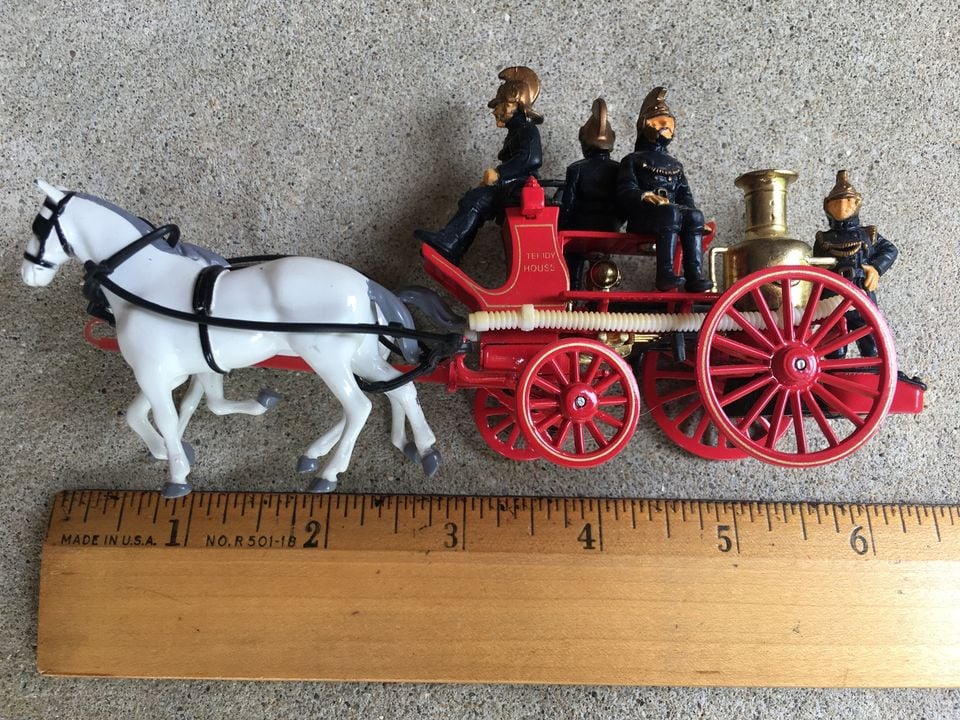 FIRE ENGINE MATCH BOX MODEL 1